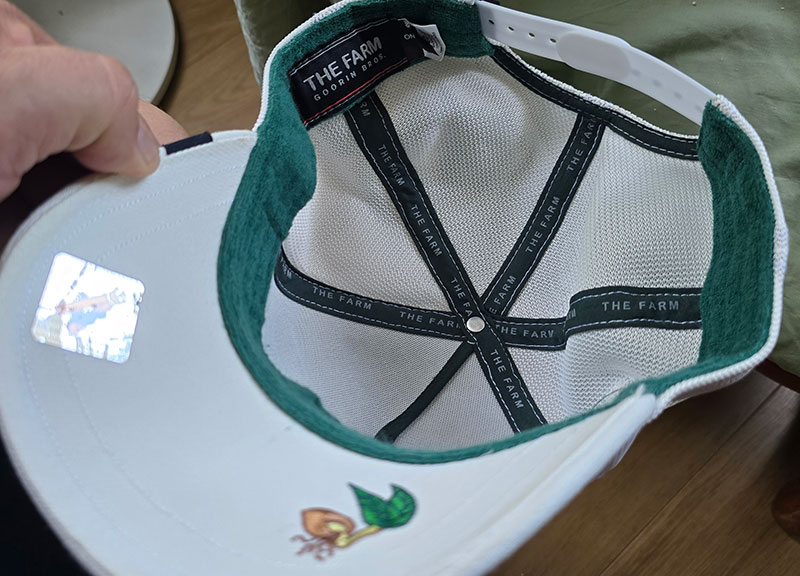 THE FARM GOORIN BROS. COW white