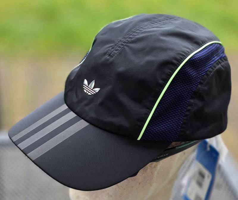 ADIDAS CHAPEAUX ET AUTRES black