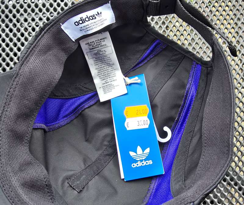 ADIDAS CHAPEAUX ET AUTRES black