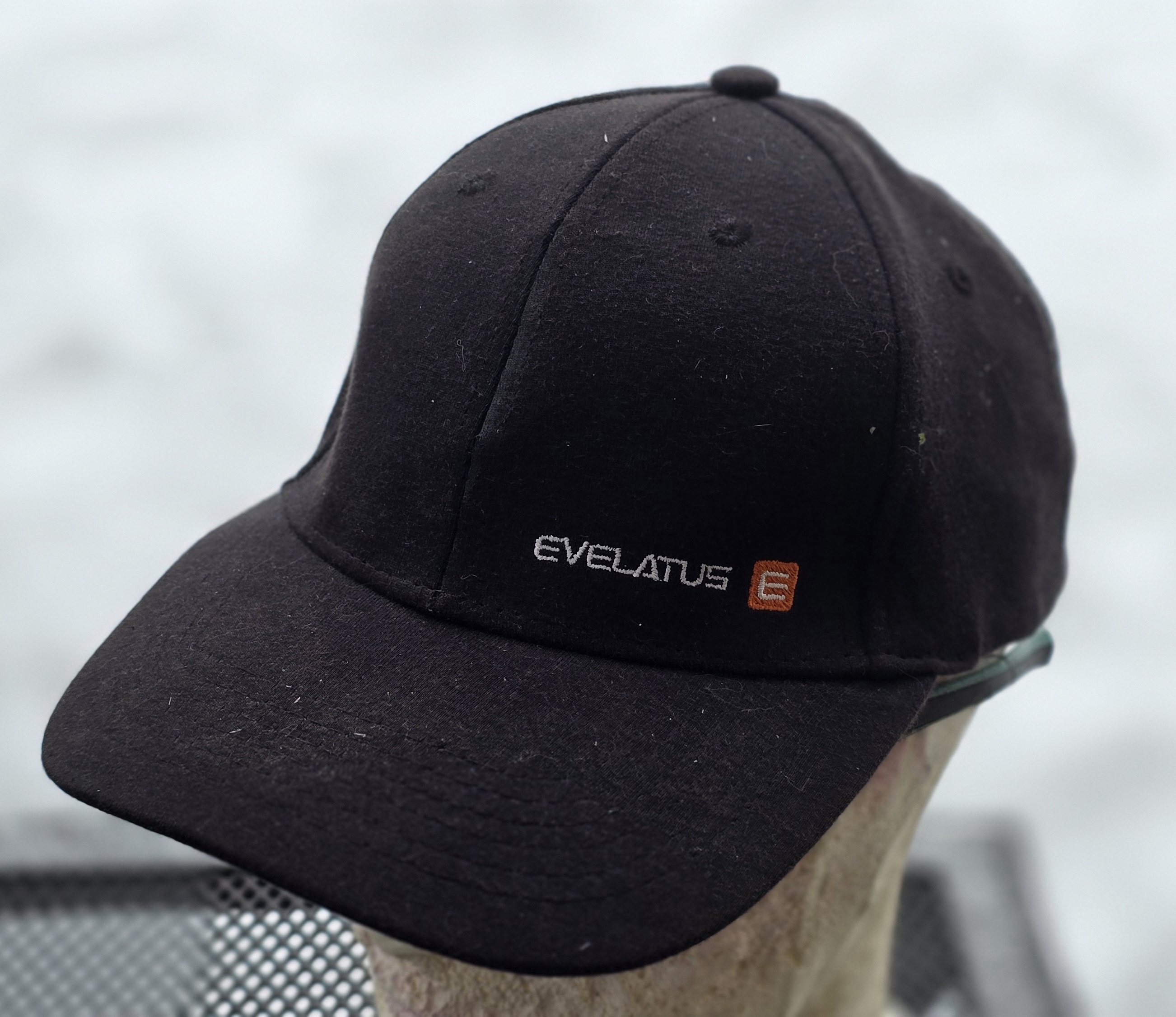 Evelatus Mobile Accessories black