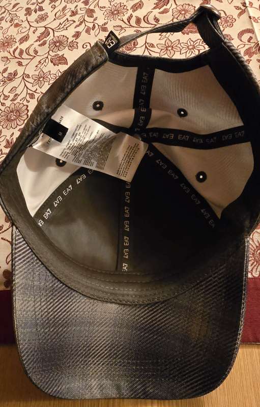 Train apres ski cap EMPORIO ARMANI dark green fancy 1