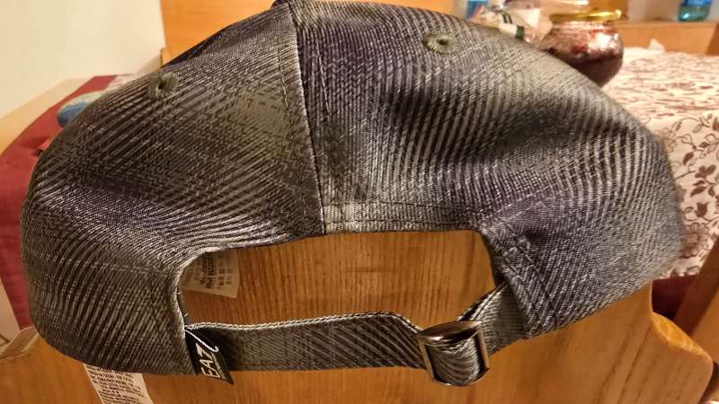 Train apres ski cap EMPORIO ARMANI dark green fancy 1