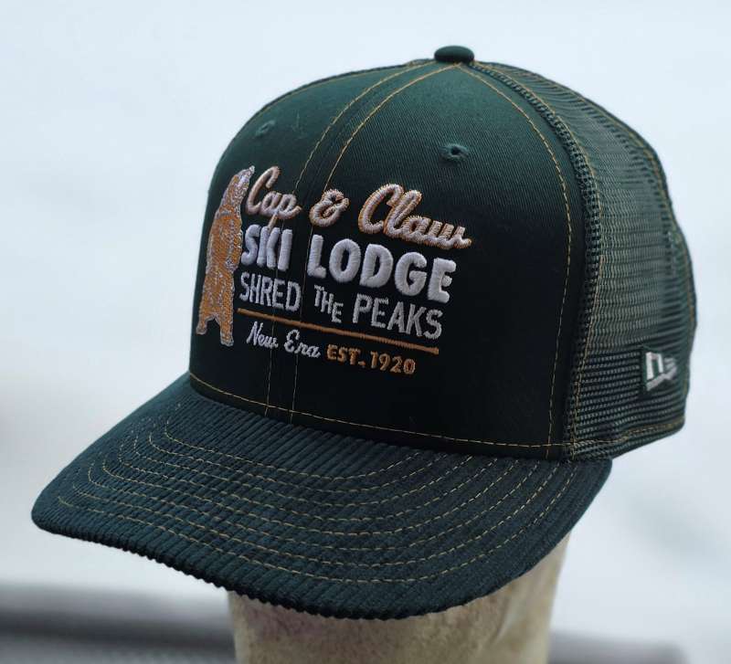 CAP & Claw SKI LODGE SHRED THE PEAKS New Era green