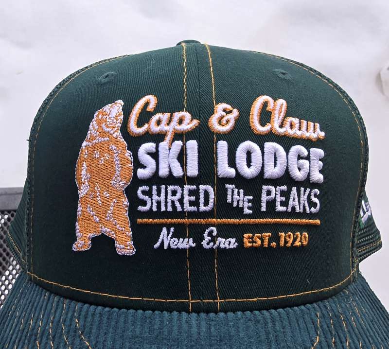 CAP & Claw SKI LODGE SHRED THE PEAKS New Era green