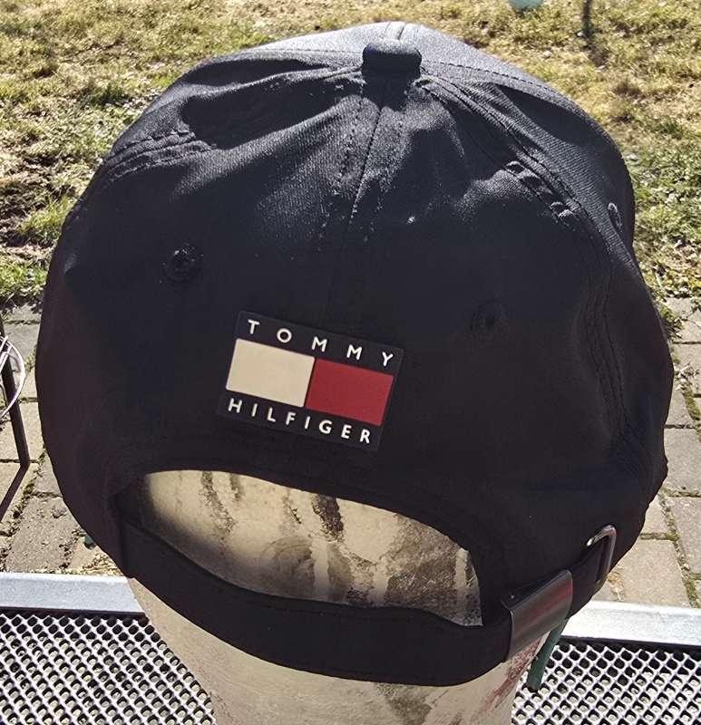 CADDILAC Formula 1 TEAM Tommy Hilfiger black 
