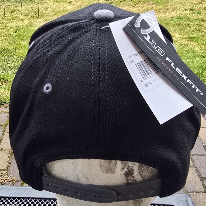 110 FLEXFIT SNAPBACK gray black