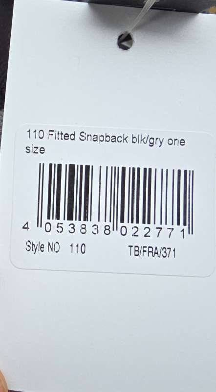 110 FLEXFIT SNAPBACK gray black
