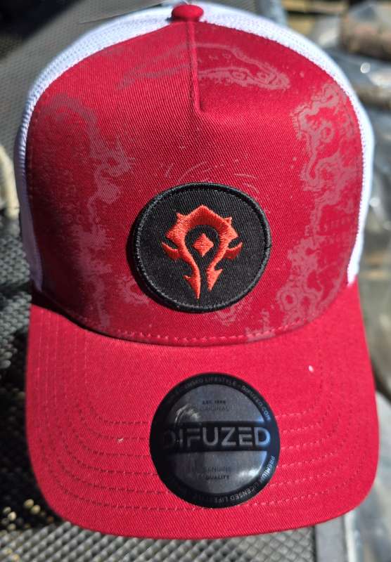 Warcraft red white