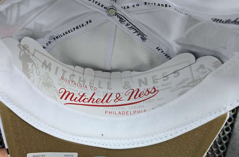 VEGAS,  Mitchell & Ness,  NOSTALGIA CO, PHILADELPHIA PA, NHL IN YOUR FACE DEADSTOCK white