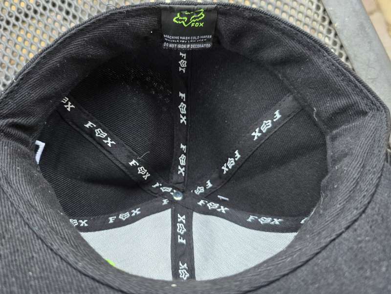 FOX  Monster Energy  black