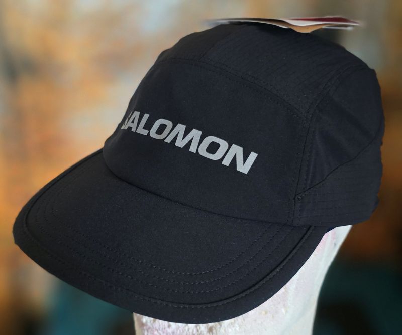 SOLOMON deep black