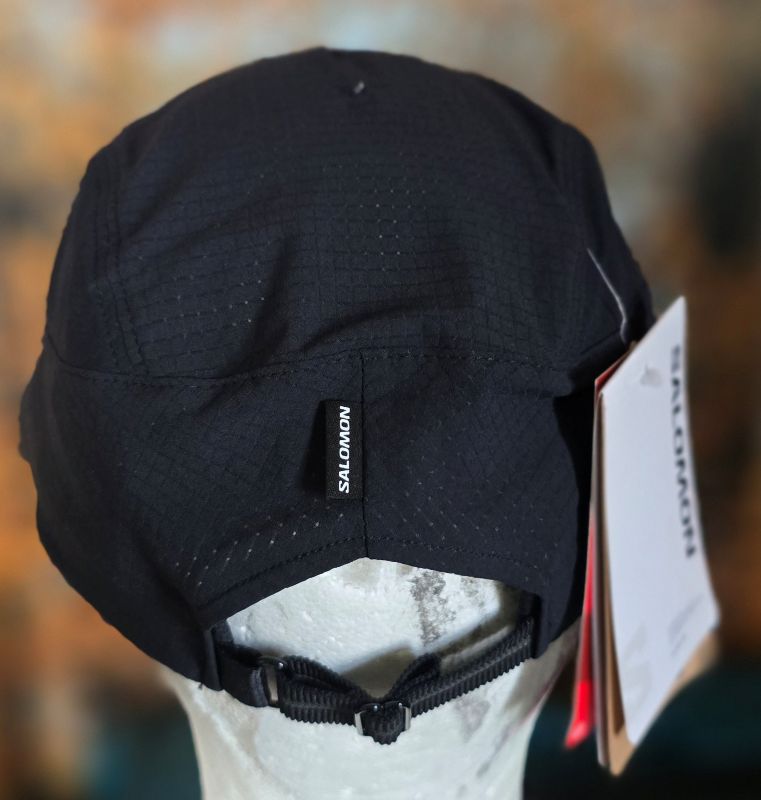 SOLOMON deep black