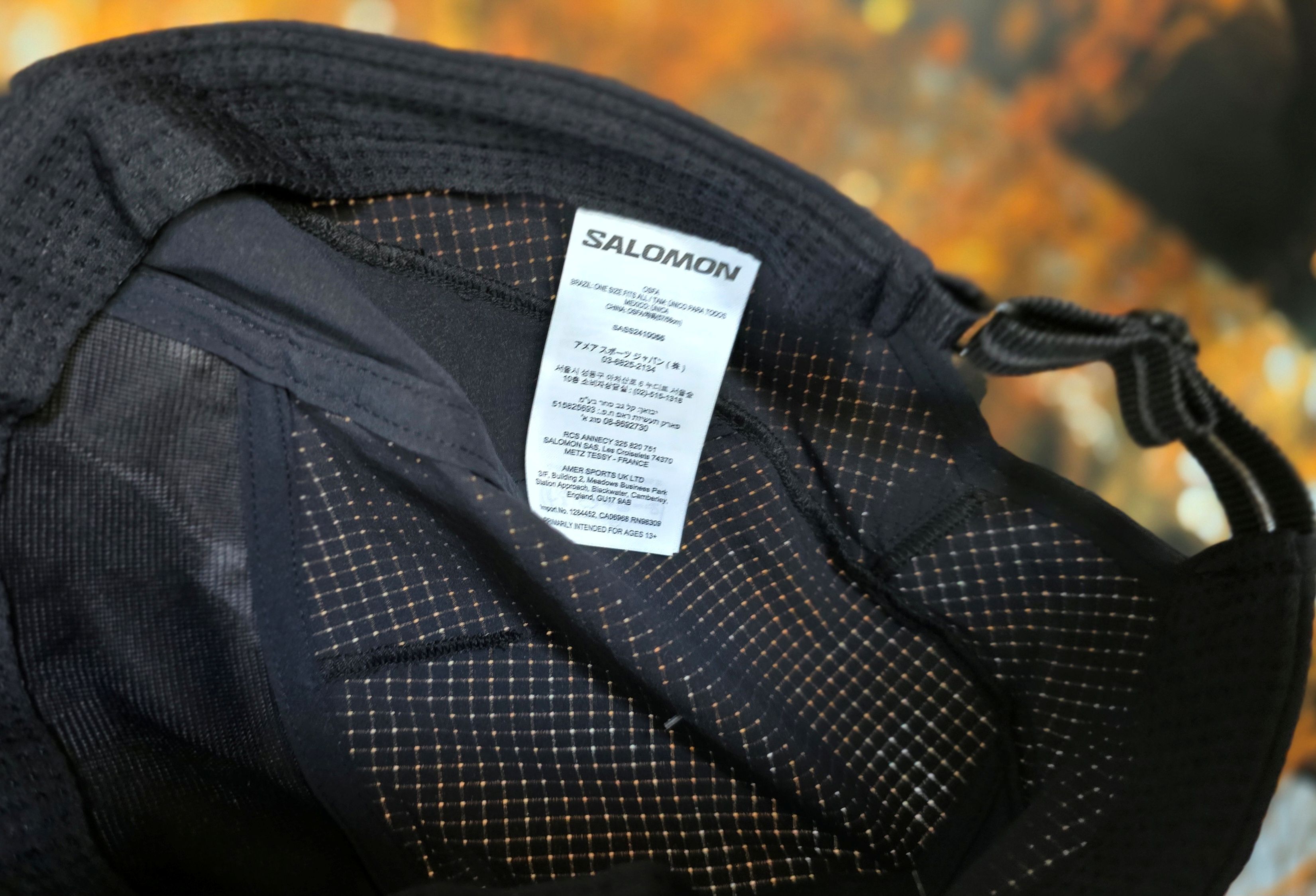 SOLOMON deep black