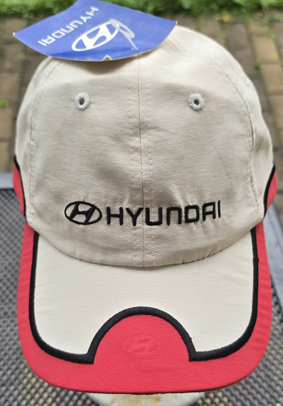 Hyundai Coupe white red black