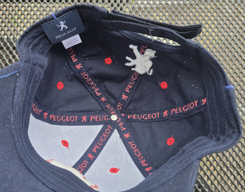 Peugeot dark blue red