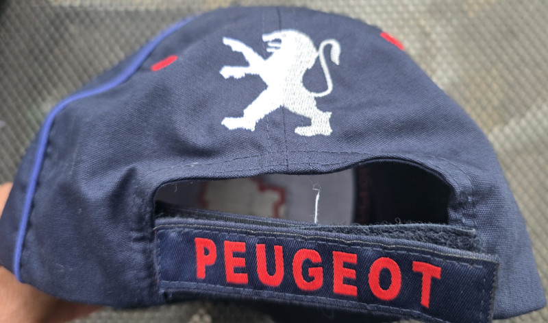 Peugeot dark blue red