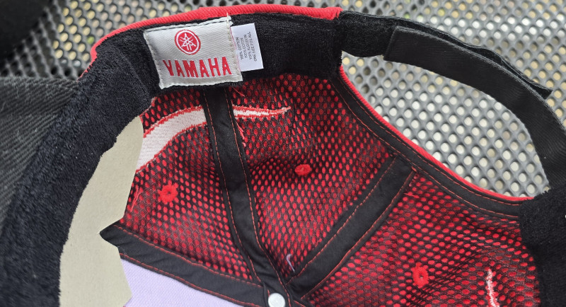 Yamaha red black